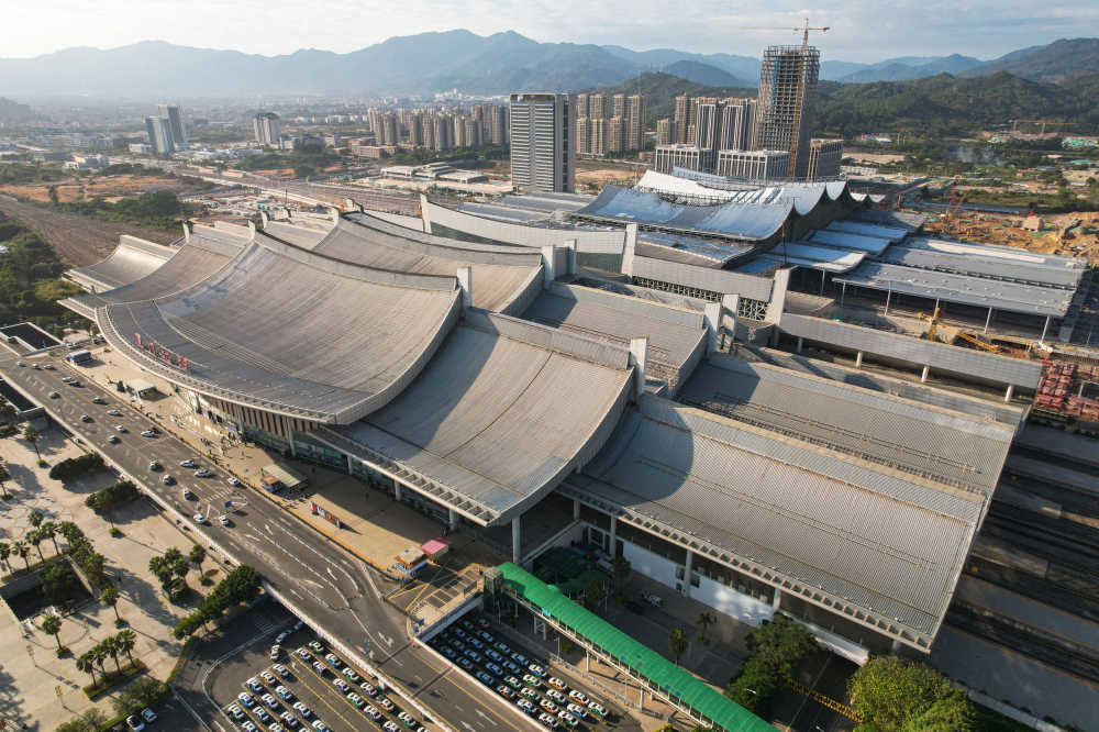 航拍厦门北站建筑景观