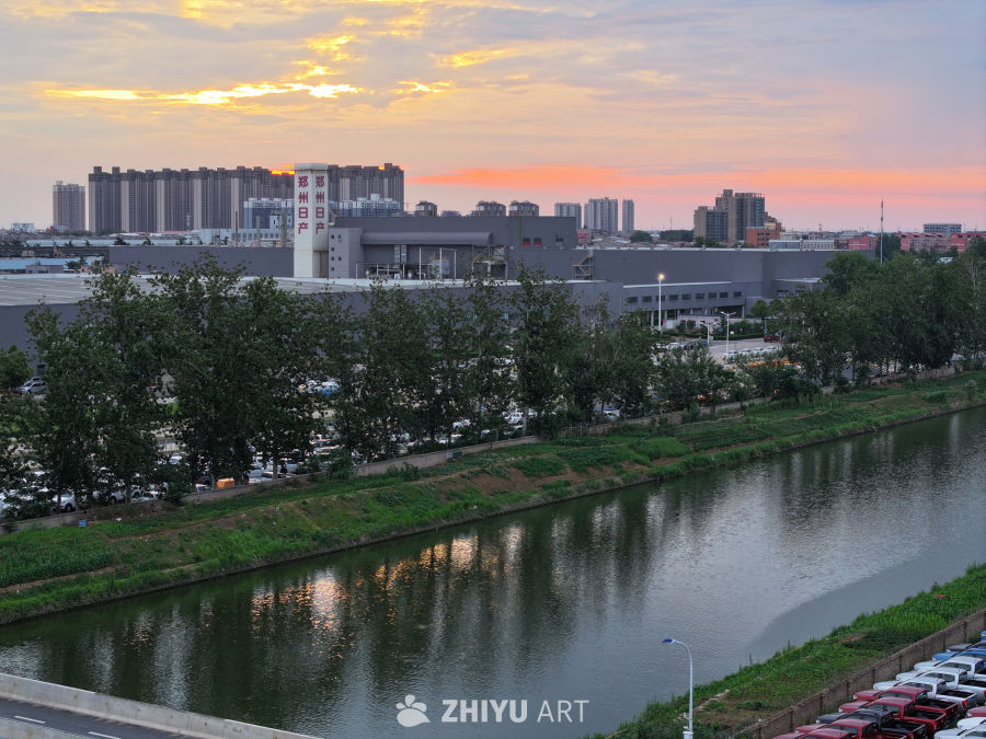 城市日落与河流