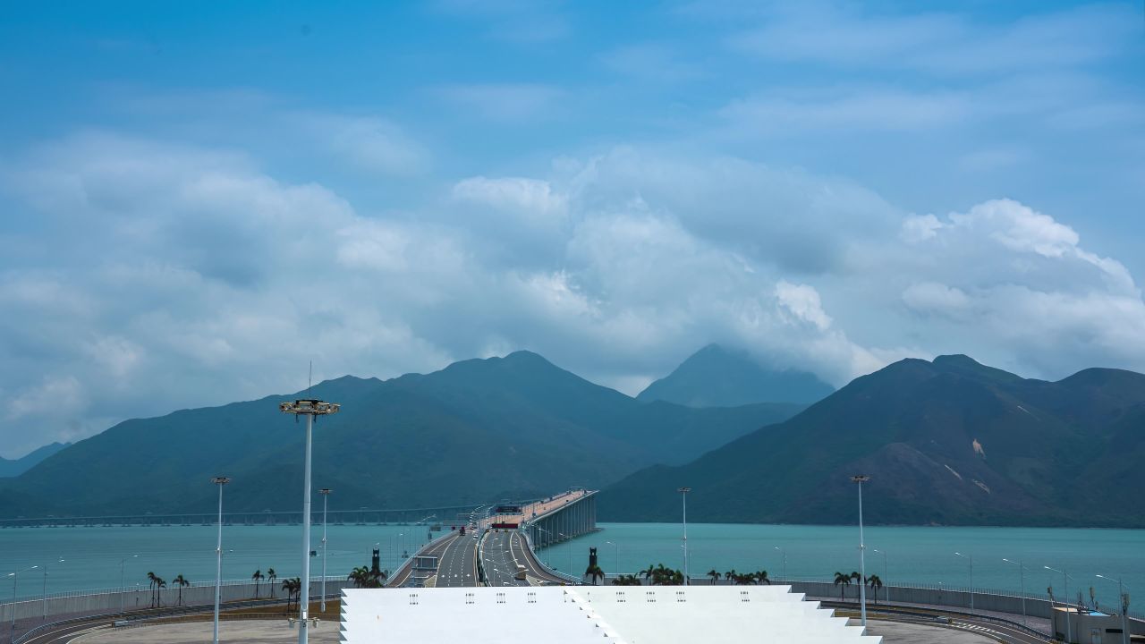 港珠澳大桥蓝色海豚岛延时拍摄