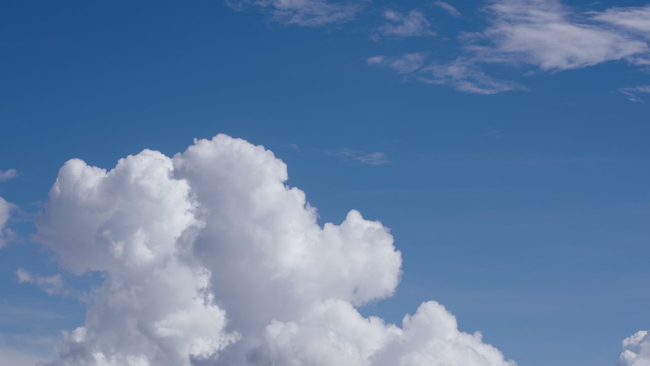 蓝天白云空境