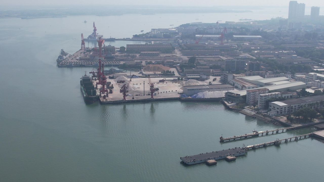 广东湛江港口码头航拍