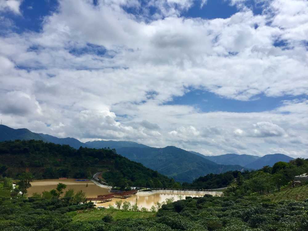天空不空