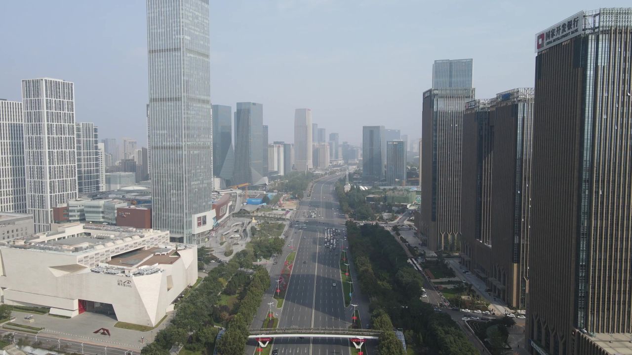 航拍山东济南经十路交通