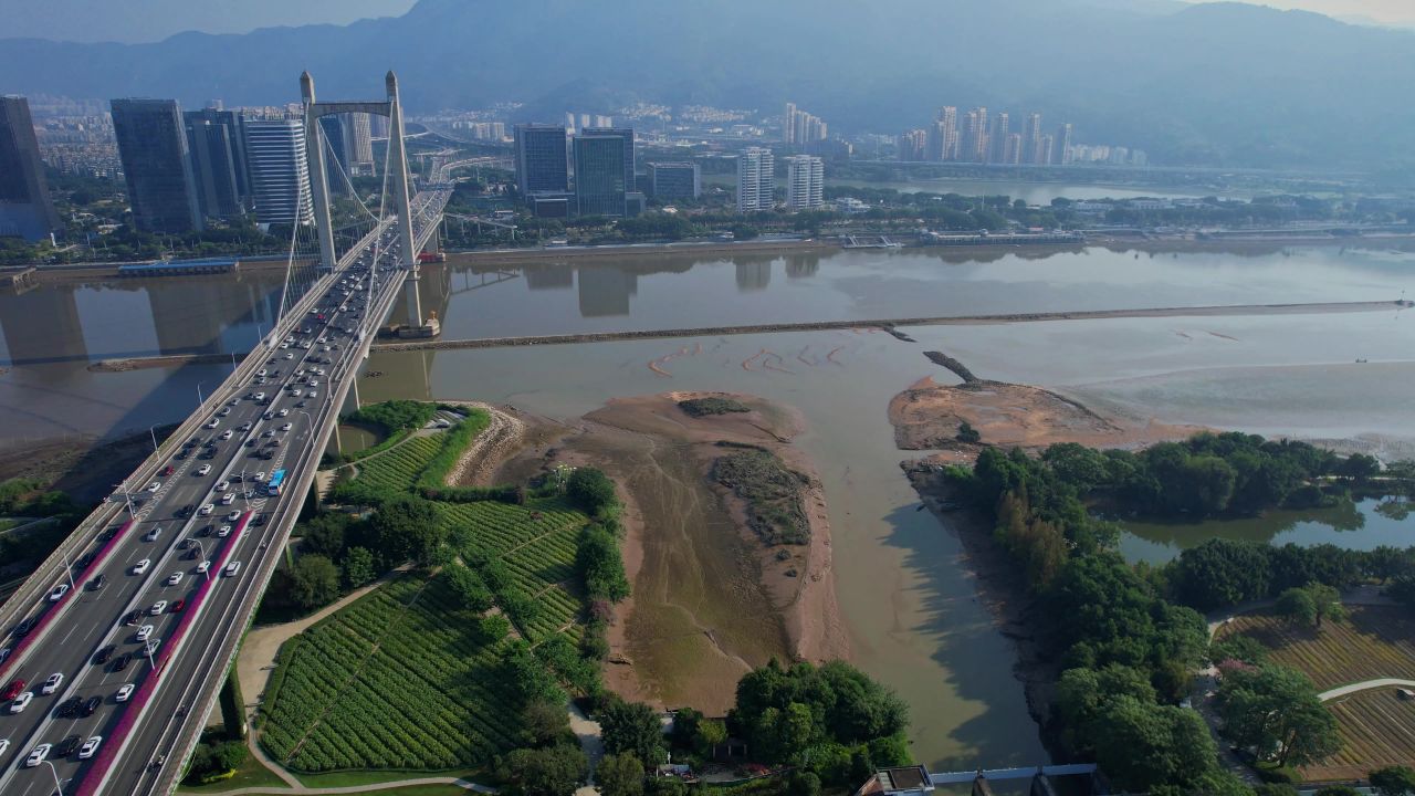 航拍福州鼓山大桥建筑风光 7
