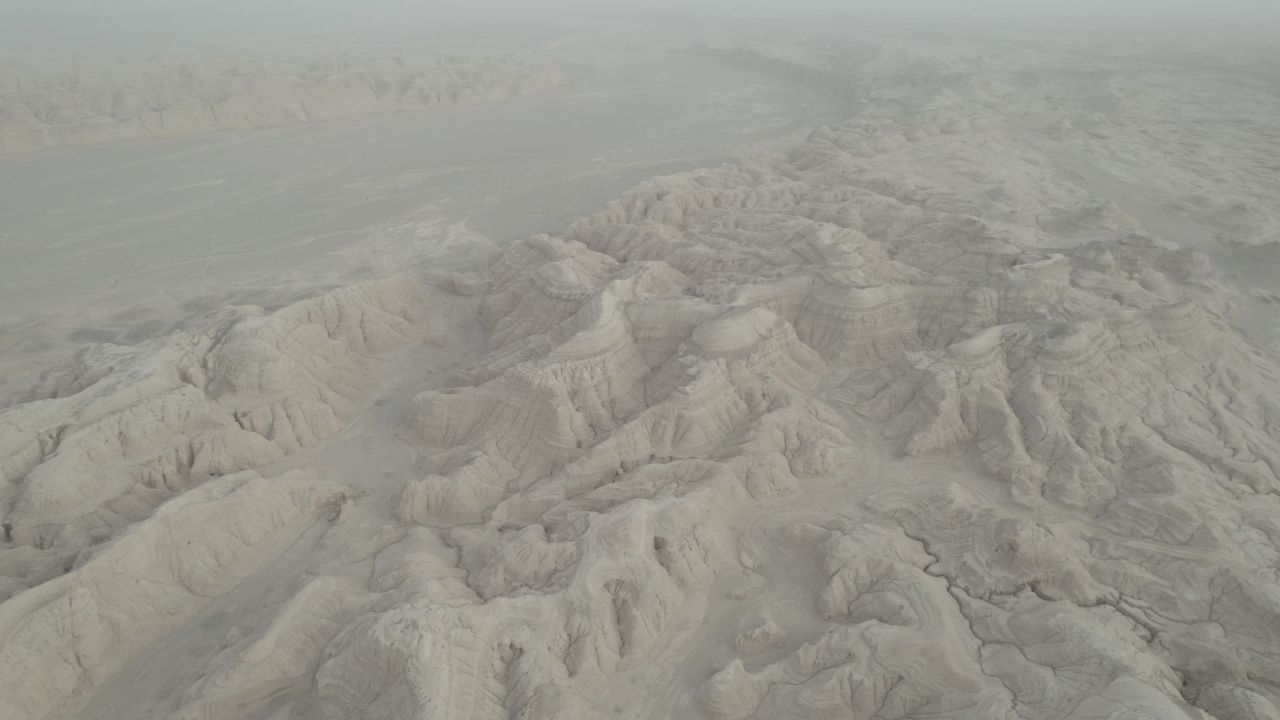 航拍库车大峡谷 9