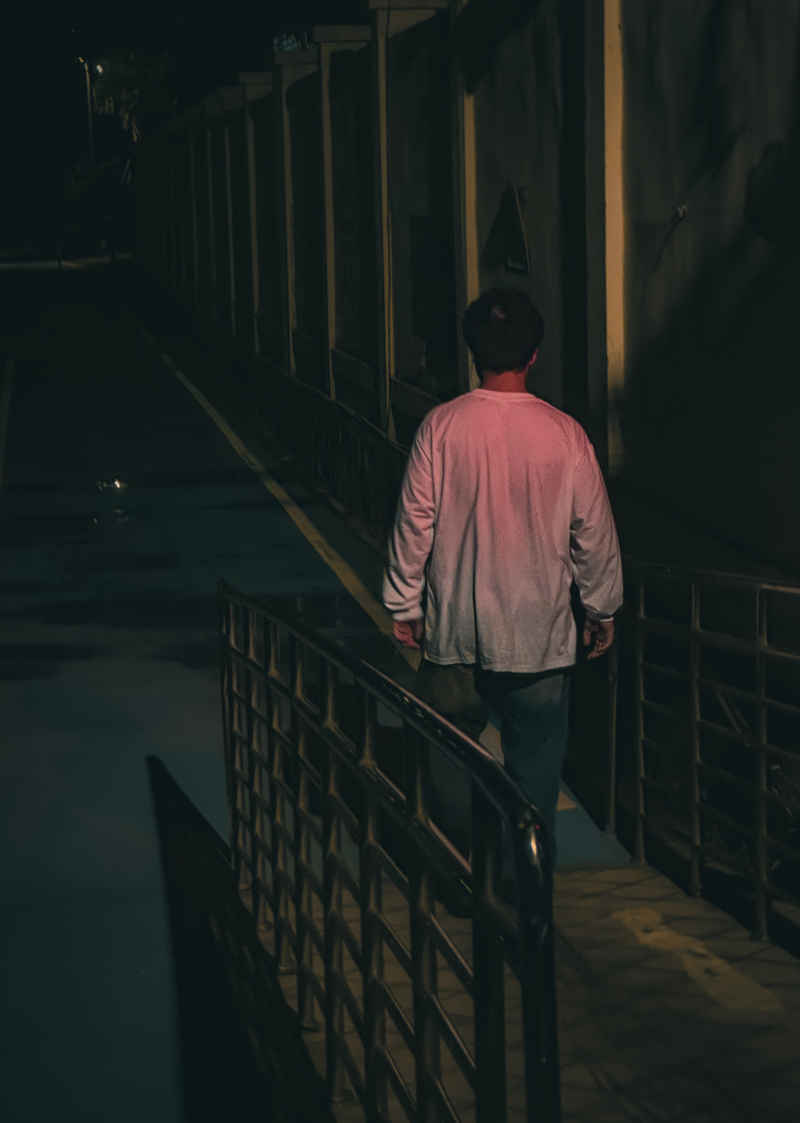 奔走暗巷