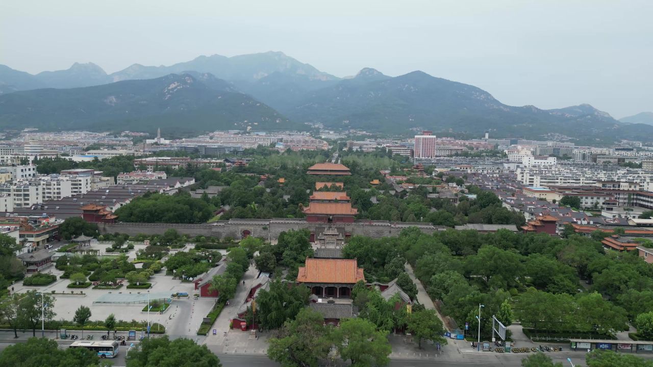 航拍山东泰安岱庙