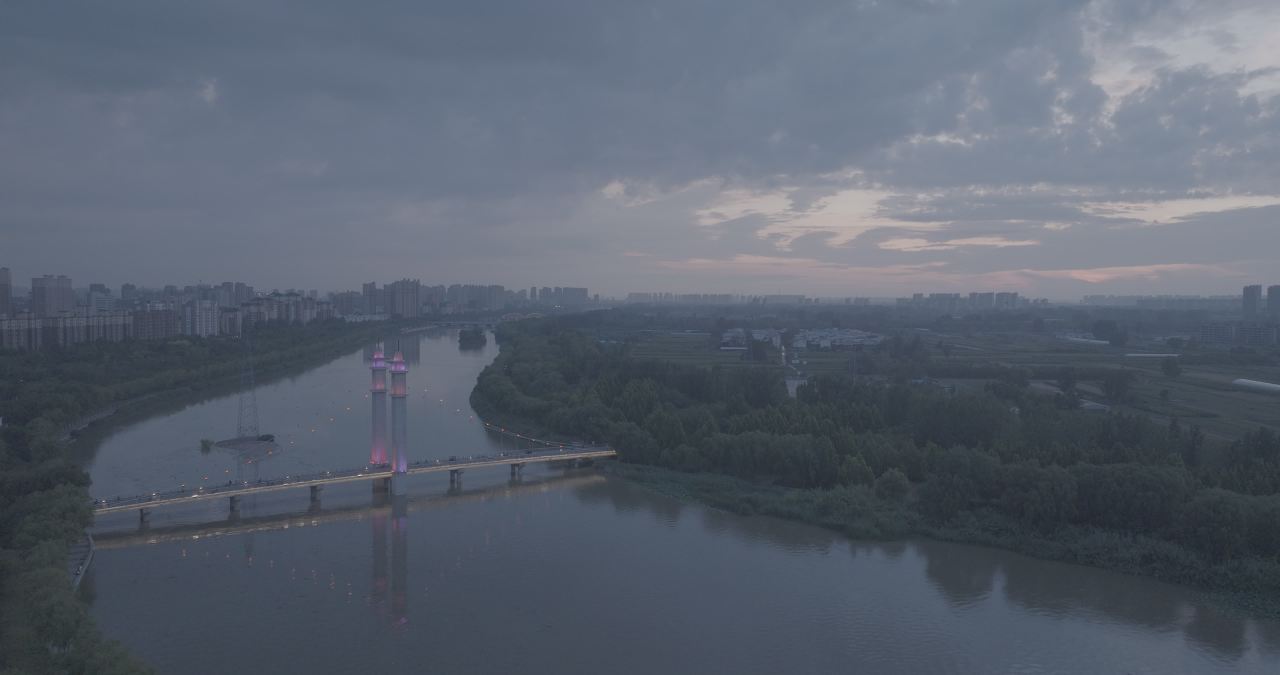 城市黄昏的静谧时光