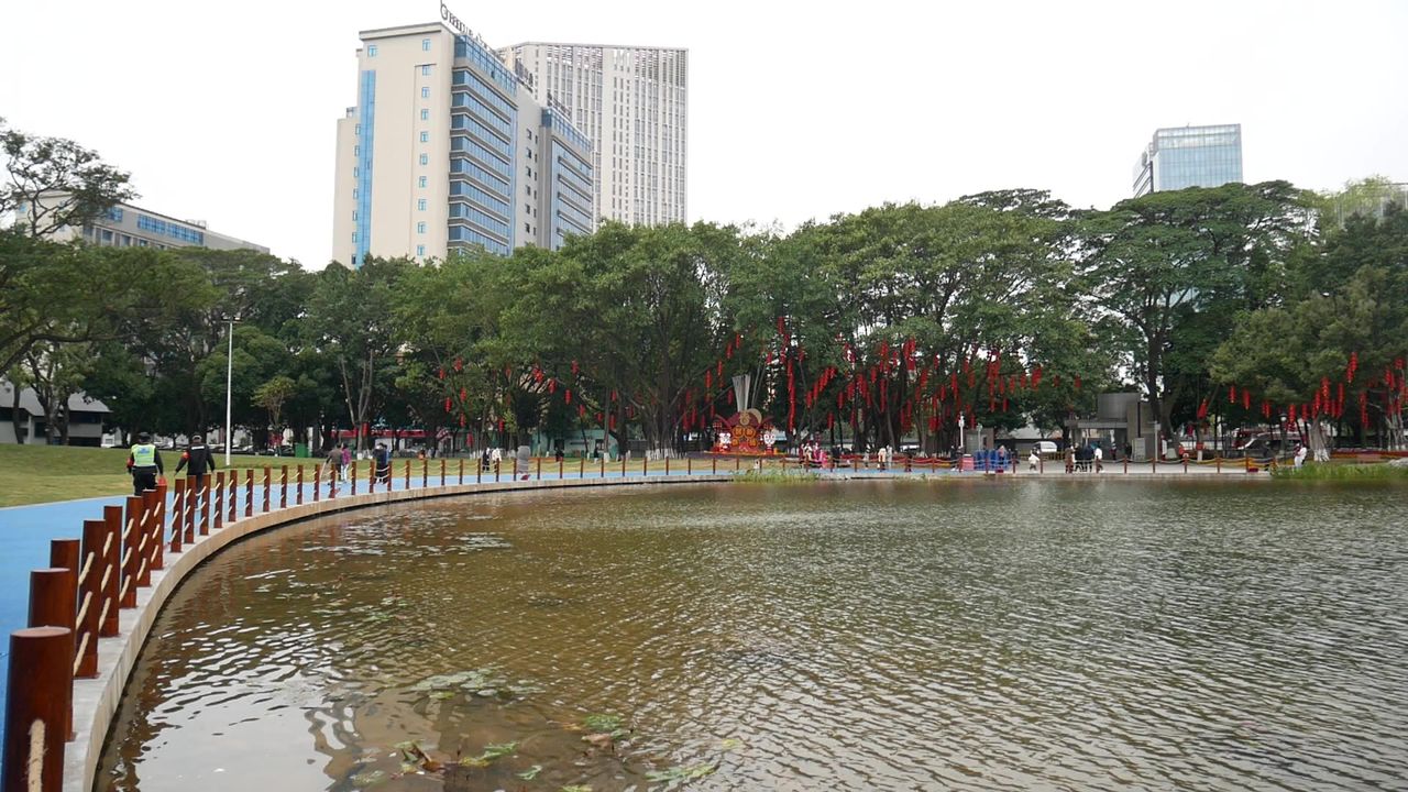 春节前黄埔公园的湖全景