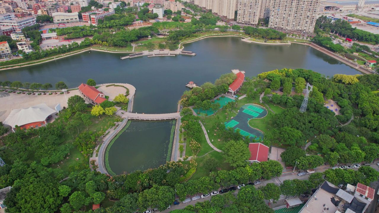 航拍厦门风景湖公园