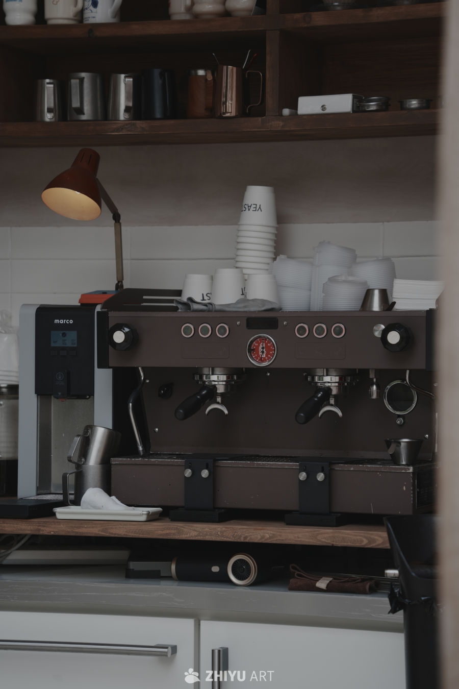 咖啡店的专业设备一角