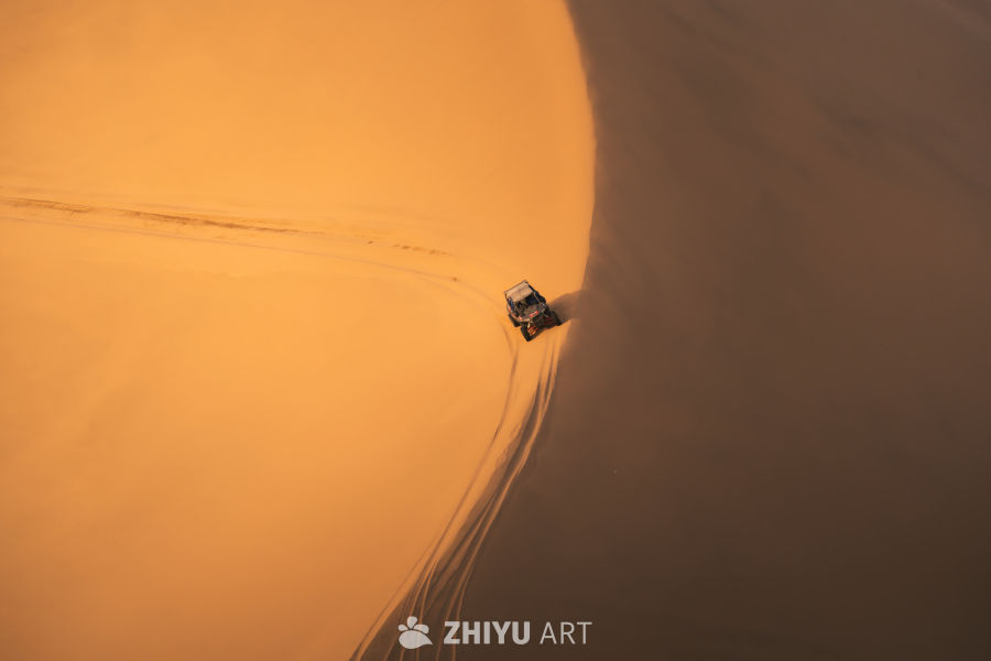 敦煌鸣沙山