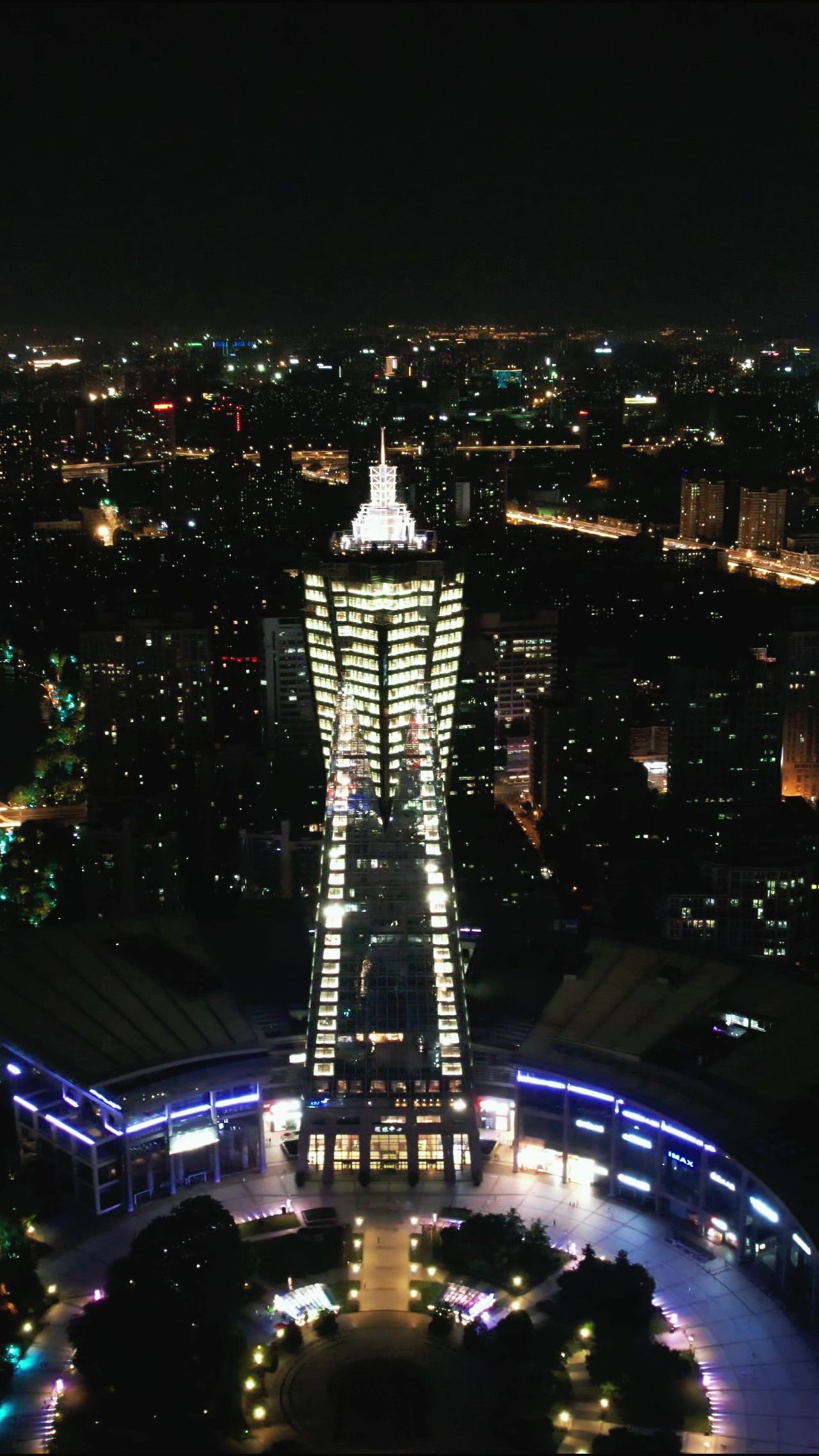 杭州西湖广场夜景竖屏航拍 