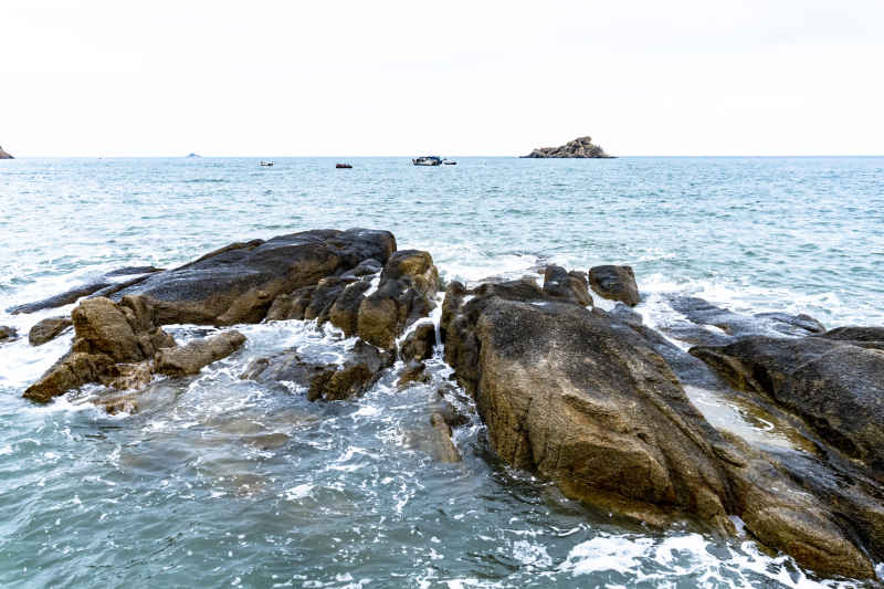 大海礁石海浪