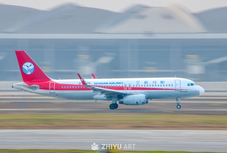 四川航空飞机起飞