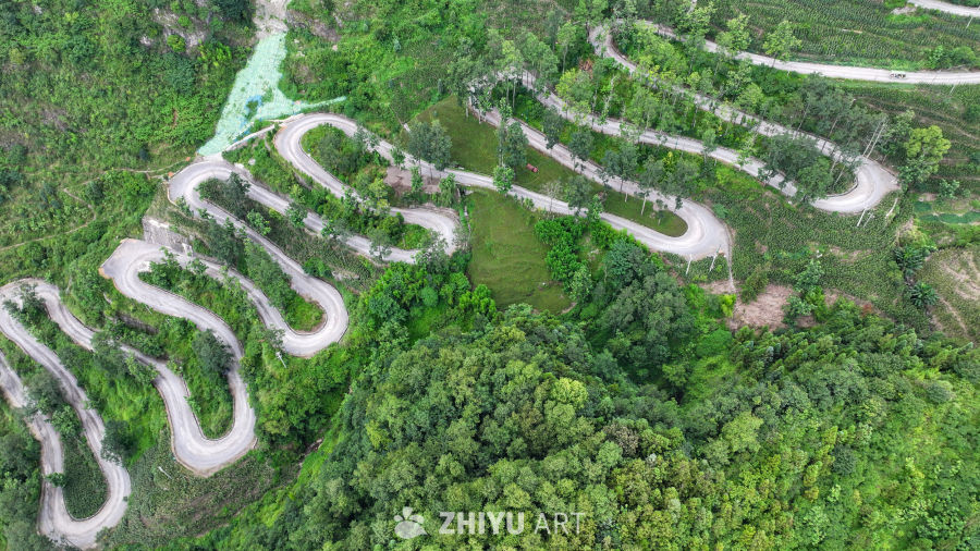 贵州晴隆二十四道拐公路 12
