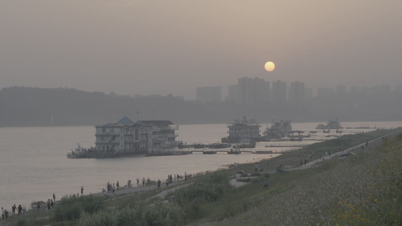 宜昌江边 82