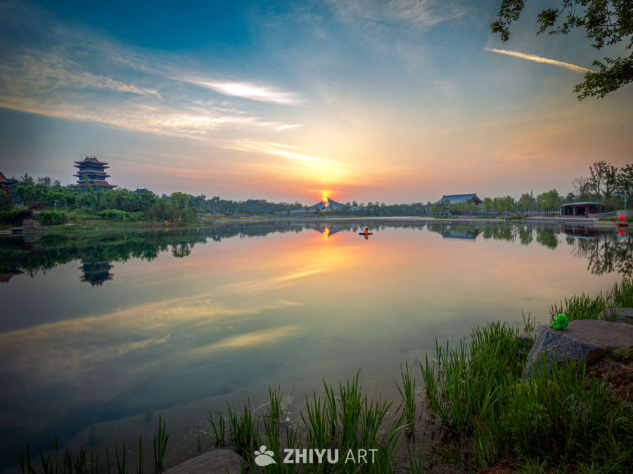 湖畔夕阳