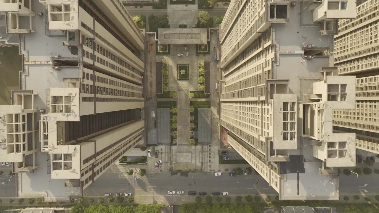 高楼林立的城市景观