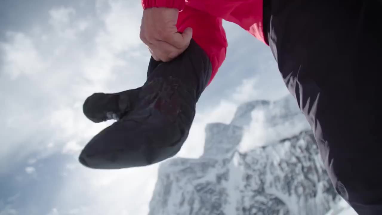 喜马拉雅山手套冰爪攀冰