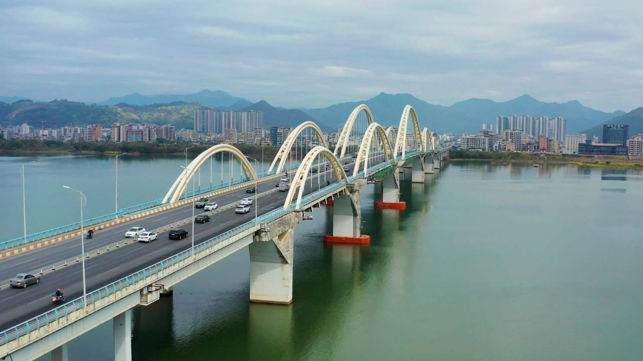 二五年航拍潮州金山大桥 一