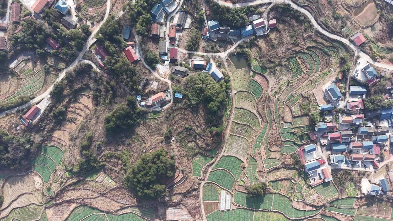 山间村落与梯田