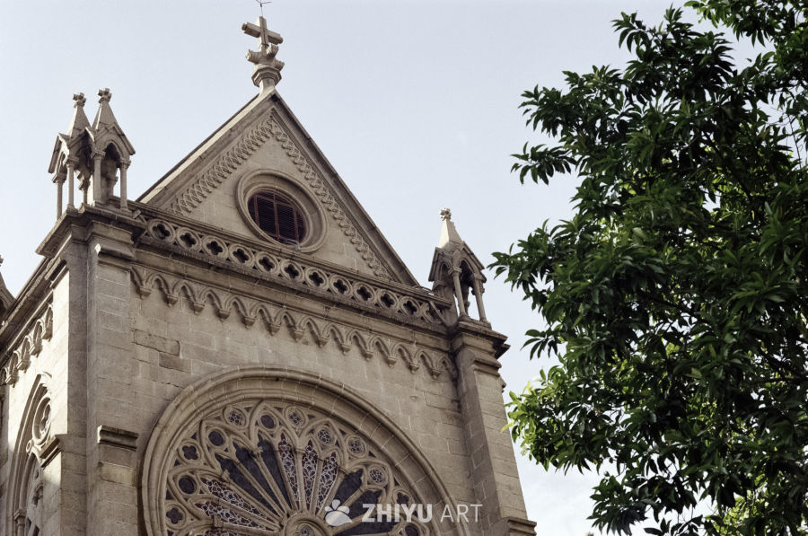 哥特式教堂一角