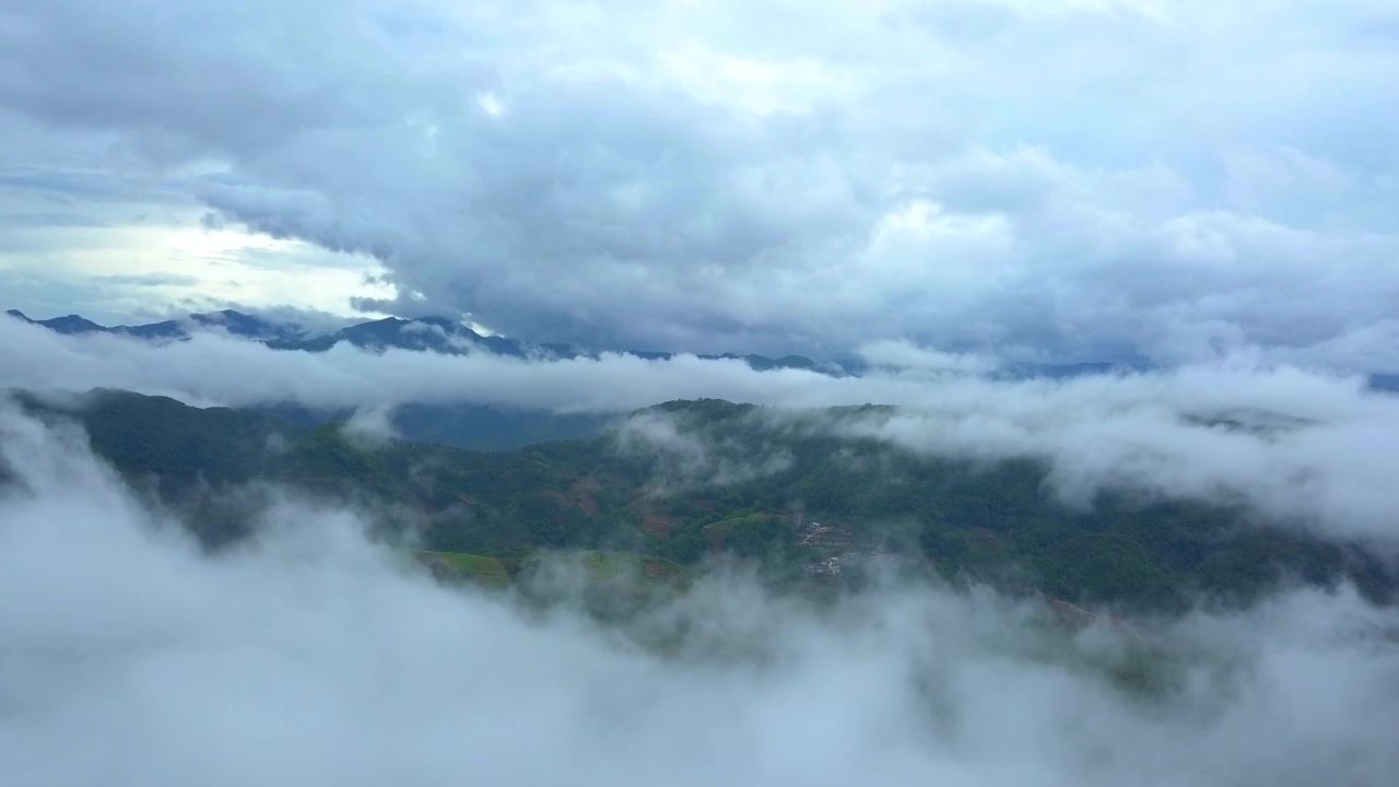 云海山间