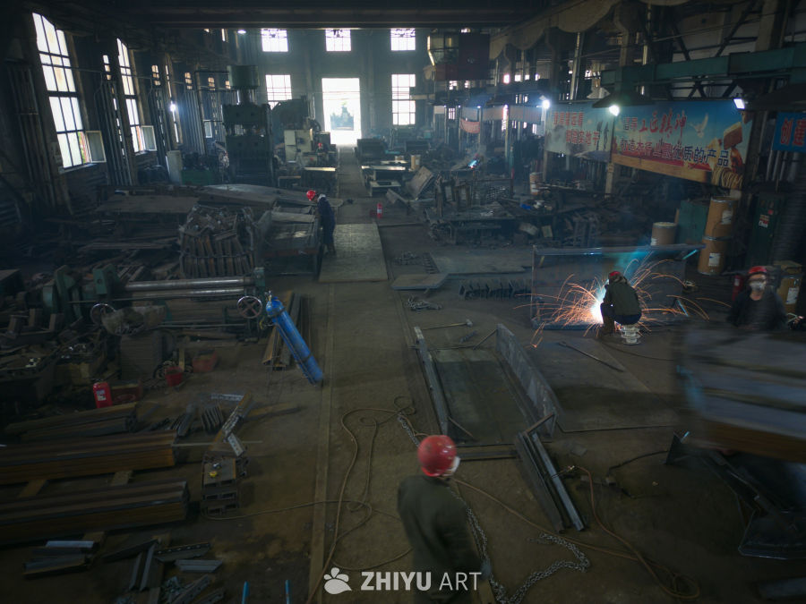车间里的火花交响