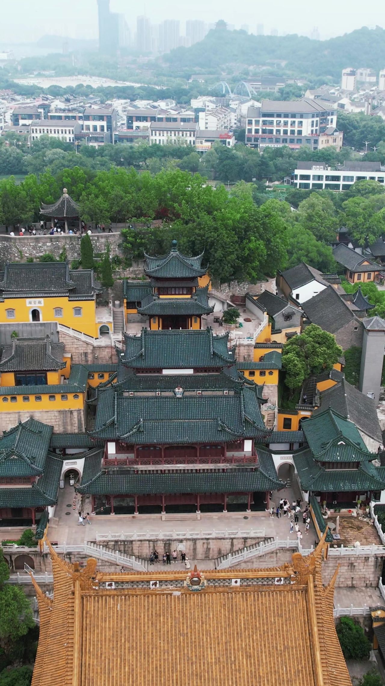 镇江金山寺竖屏航拍 