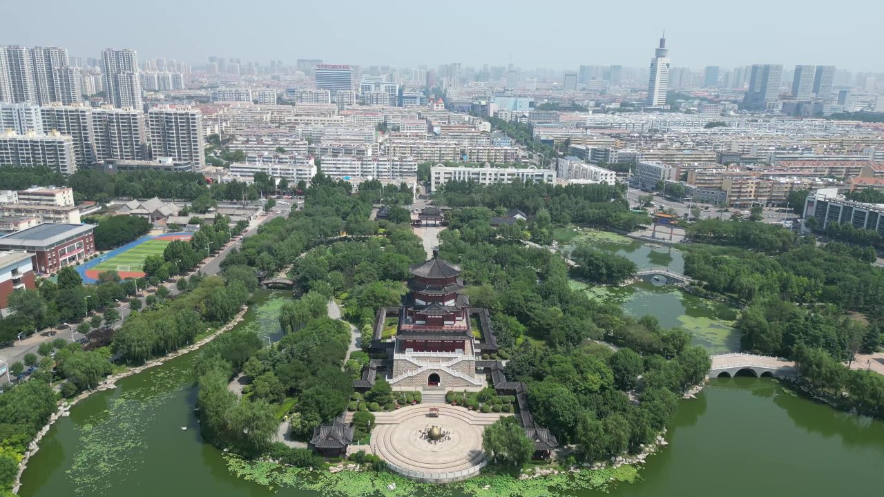  航拍山东济宁南池景区
