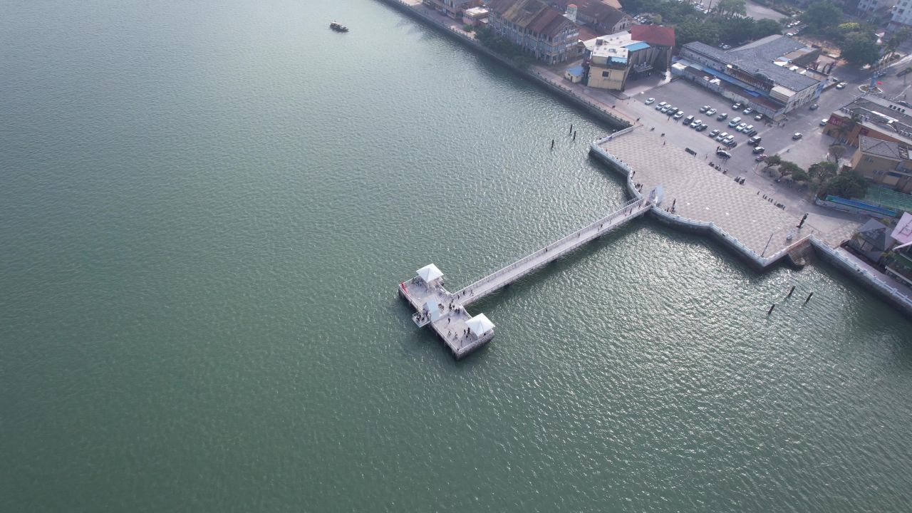  广西北海外沙岛海上观光平台航拍