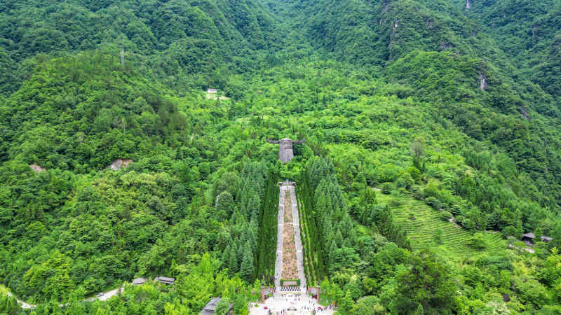 航拍湖北神农架神龙坛  