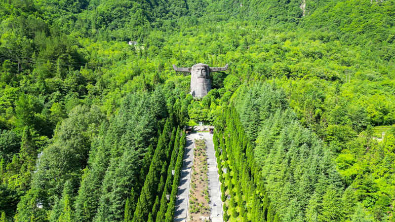航拍湖北神农架神农坛5A景区