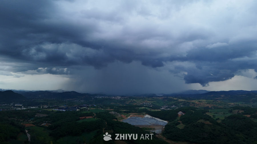 暴风雨前的宁静与不安