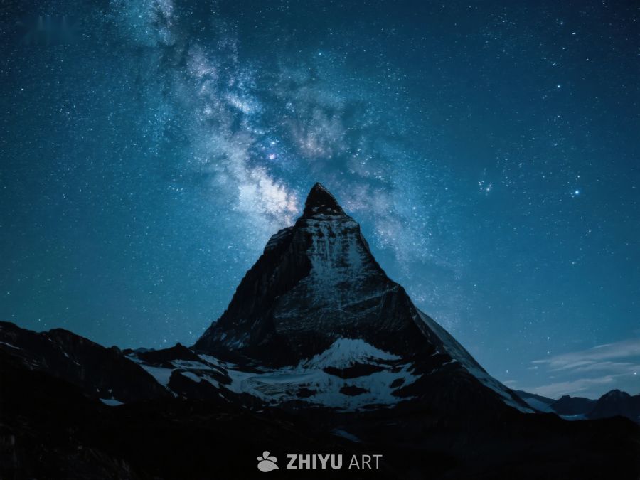 夜空下的雄伟山峰 385
