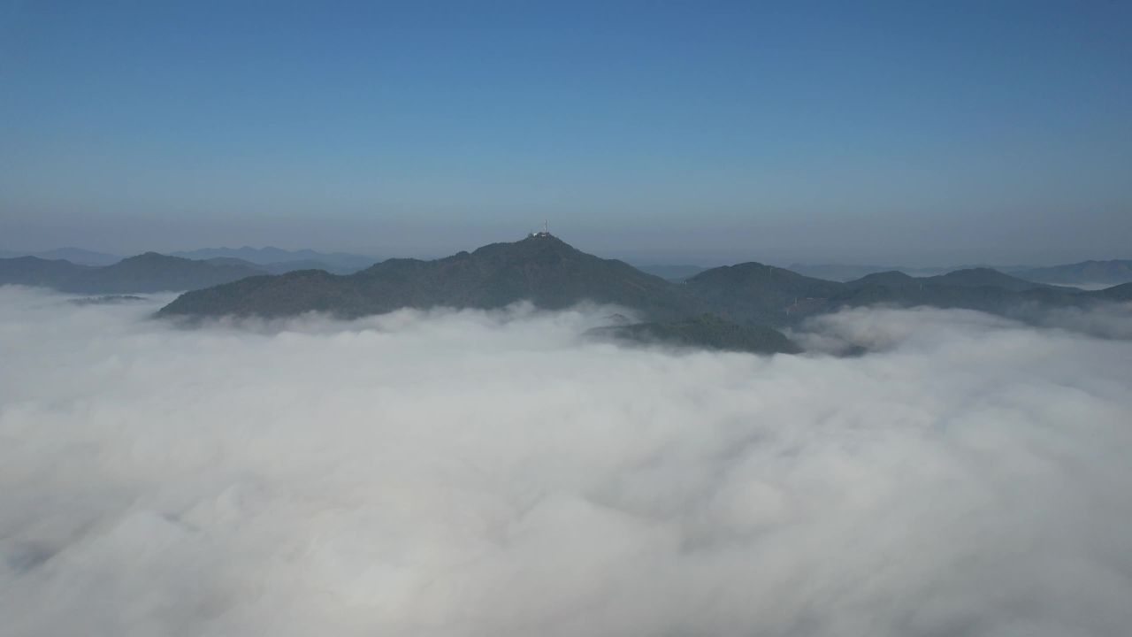 祖国壮丽河山清晨云海云雾缭绕航拍 