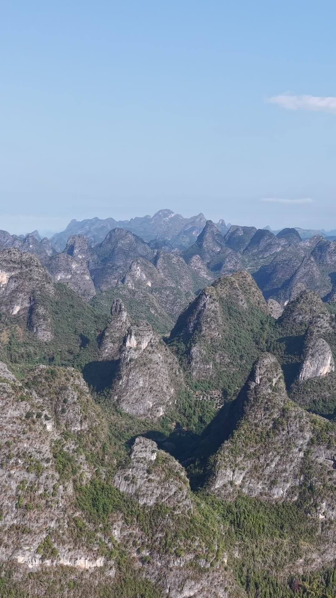竖版航拍广西桂林山水风光 (18)