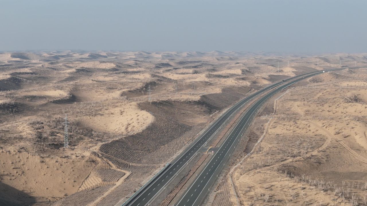 新疆S21沙漠公路 7