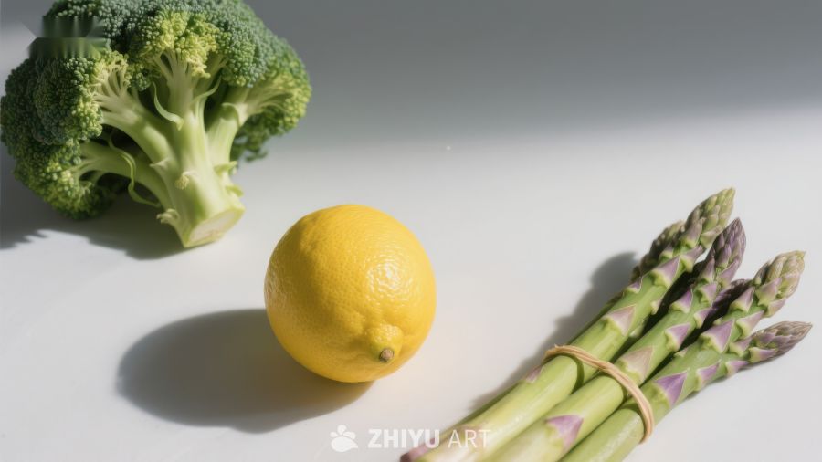 西兰花、柠檬与芦笋的静物组合