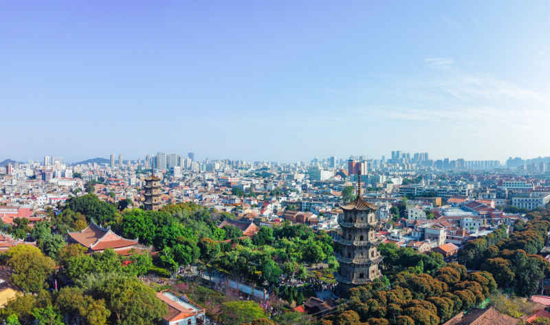 航拍福建泉州古城区建筑风光 13