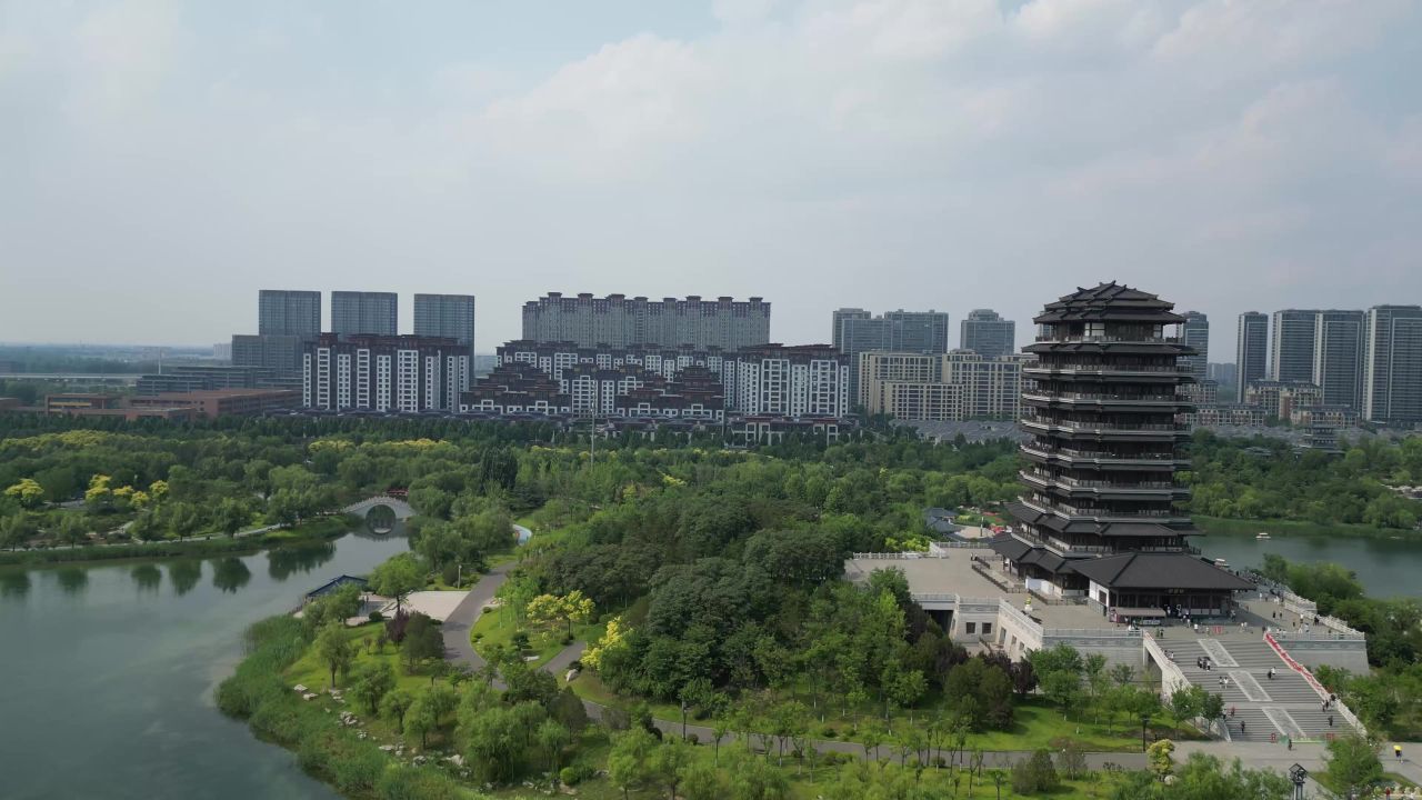  航拍山东淄博齐盛湖公园海岱楼