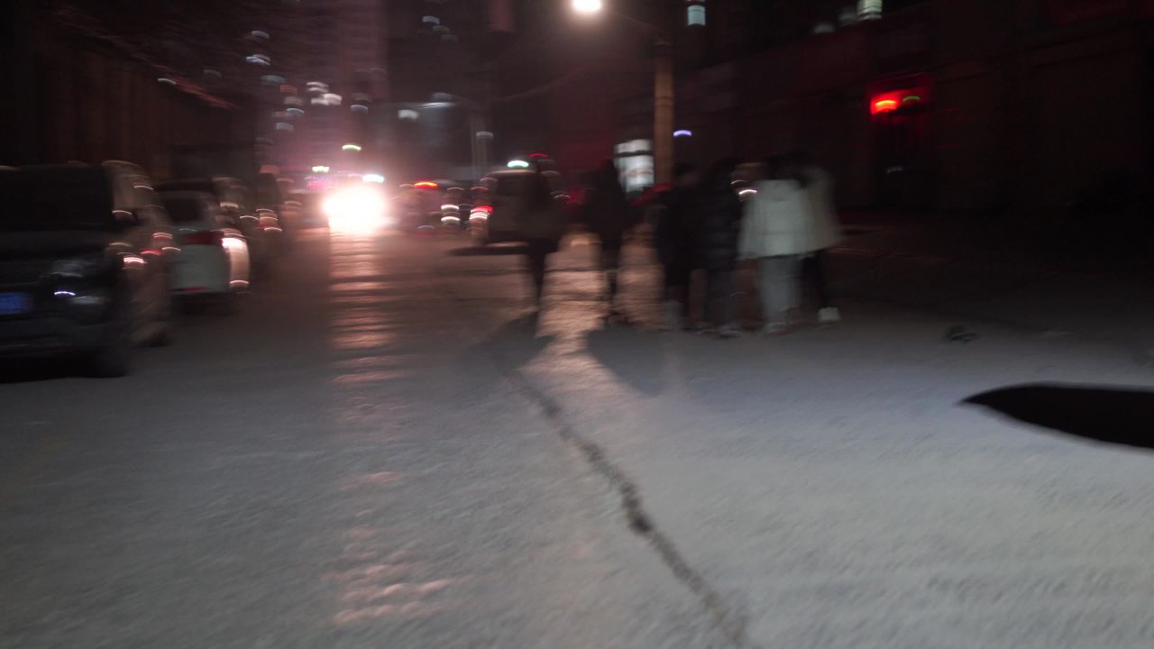 夜色中的城市漫步