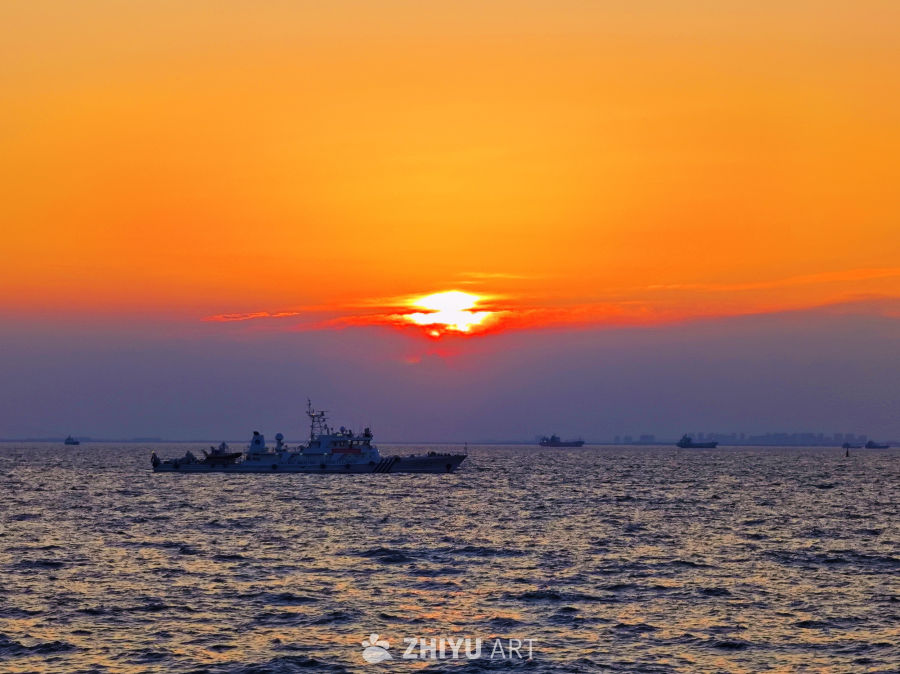 夕阳航迹