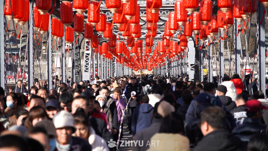 兰州黄河市集春节氛围浓厚 15