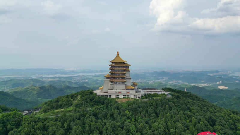 航拍湖北黄石东方山风景区东昌阁