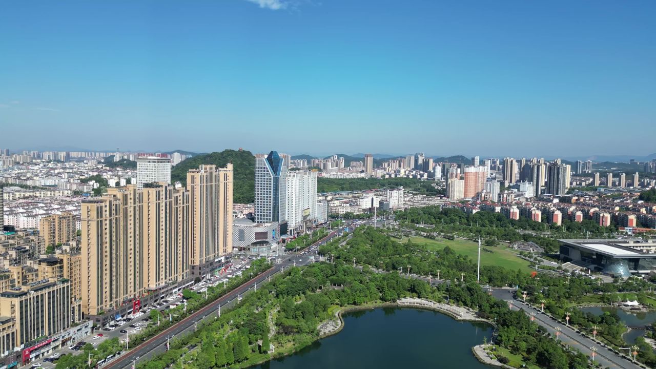 航拍江西宜春丰城广场