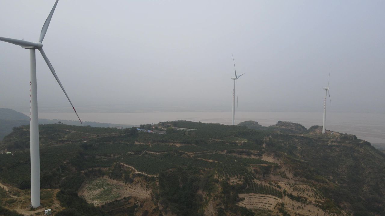 郑州荥阳风力发电机群