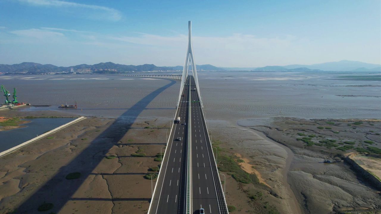 厦门航拍厦漳大桥建筑风光
