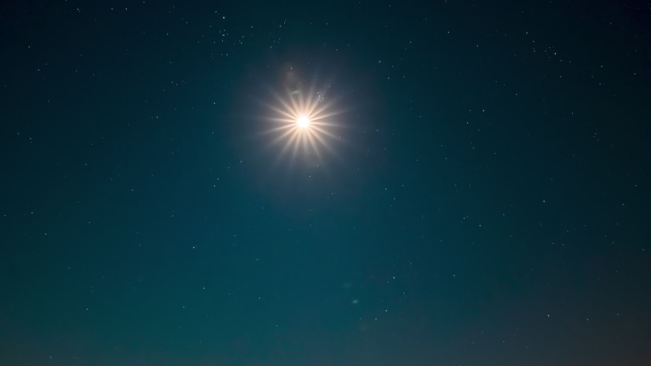 月亮月球长焦特写4K实拍镜头